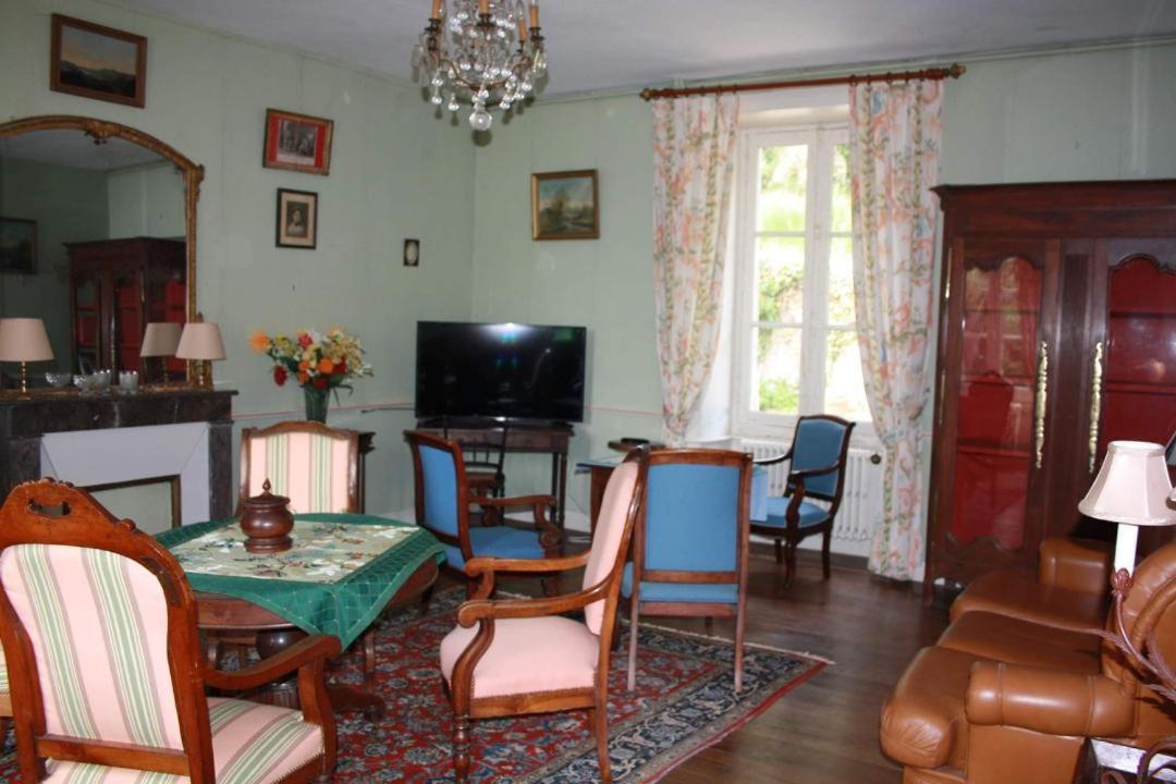 Вилла Domaine De La Borliere Fenioux  Экстерьер фото