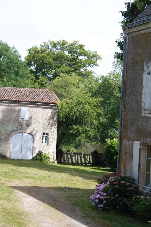 Вилла Domaine De La Borliere Fenioux  Экстерьер фото